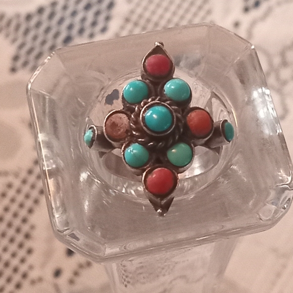 Southwestern Navajo Style Ring - Picture 2 of 3